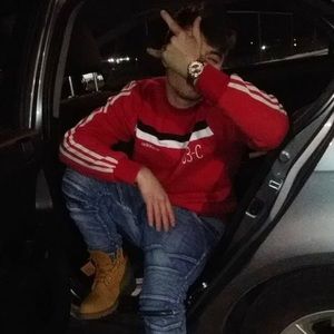 Meet your Posher, Adam